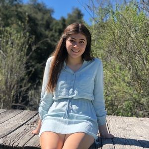 Meet your Posher, Alexia